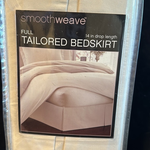 NWT One Full Size Smoothweave Tailored Crème Colored Polyester & Cotton Bedskirt - Picture 2 of 4